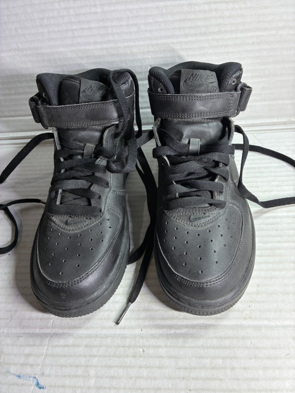 Nike All-Black High-Top Athletic Sneakers USED SKU 314195-001